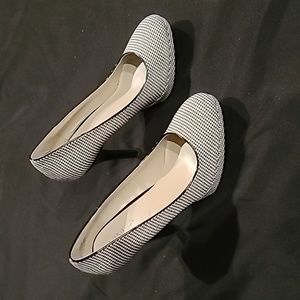Cute new pair of women stilettos size 7.5!